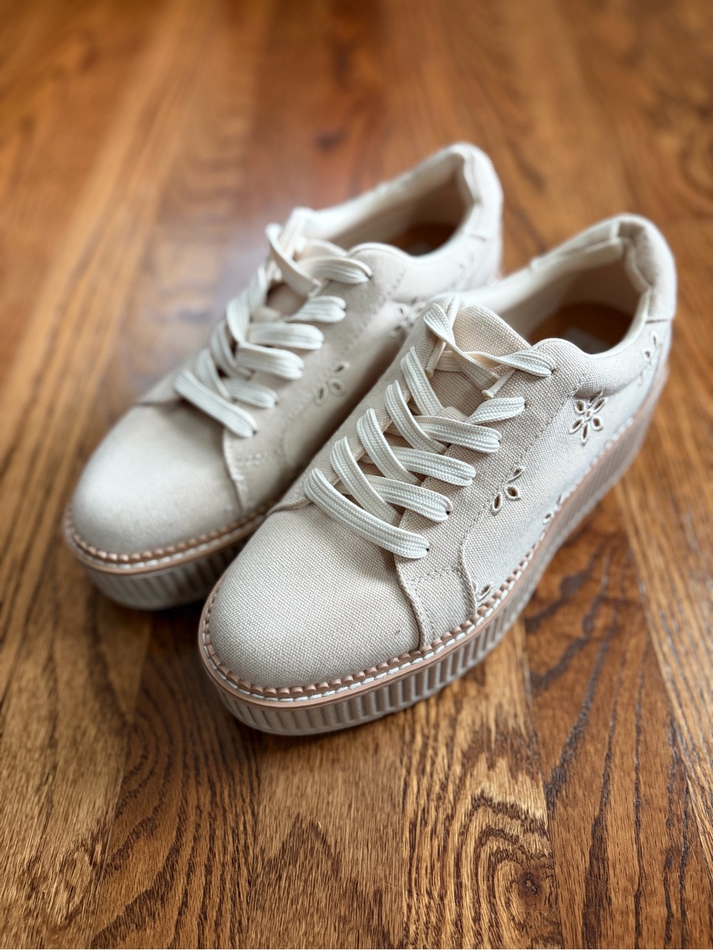 DV by Dolce Vita Brin Floral Platform Sneakers Cream Women’s 8
